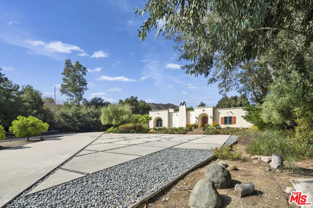 1487 Meadowcrest Circle, Corona, California 92882 home-pic-1